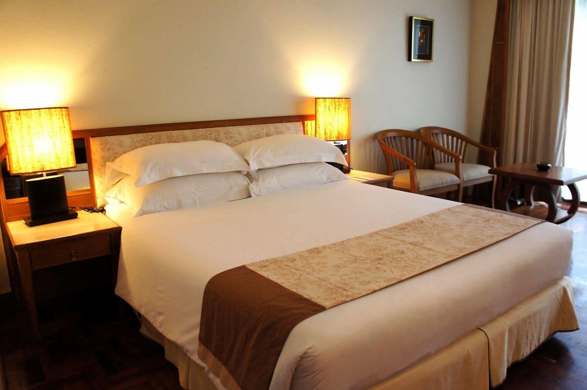Safari Beach Hotel Patong Dış mekan fotoğraf