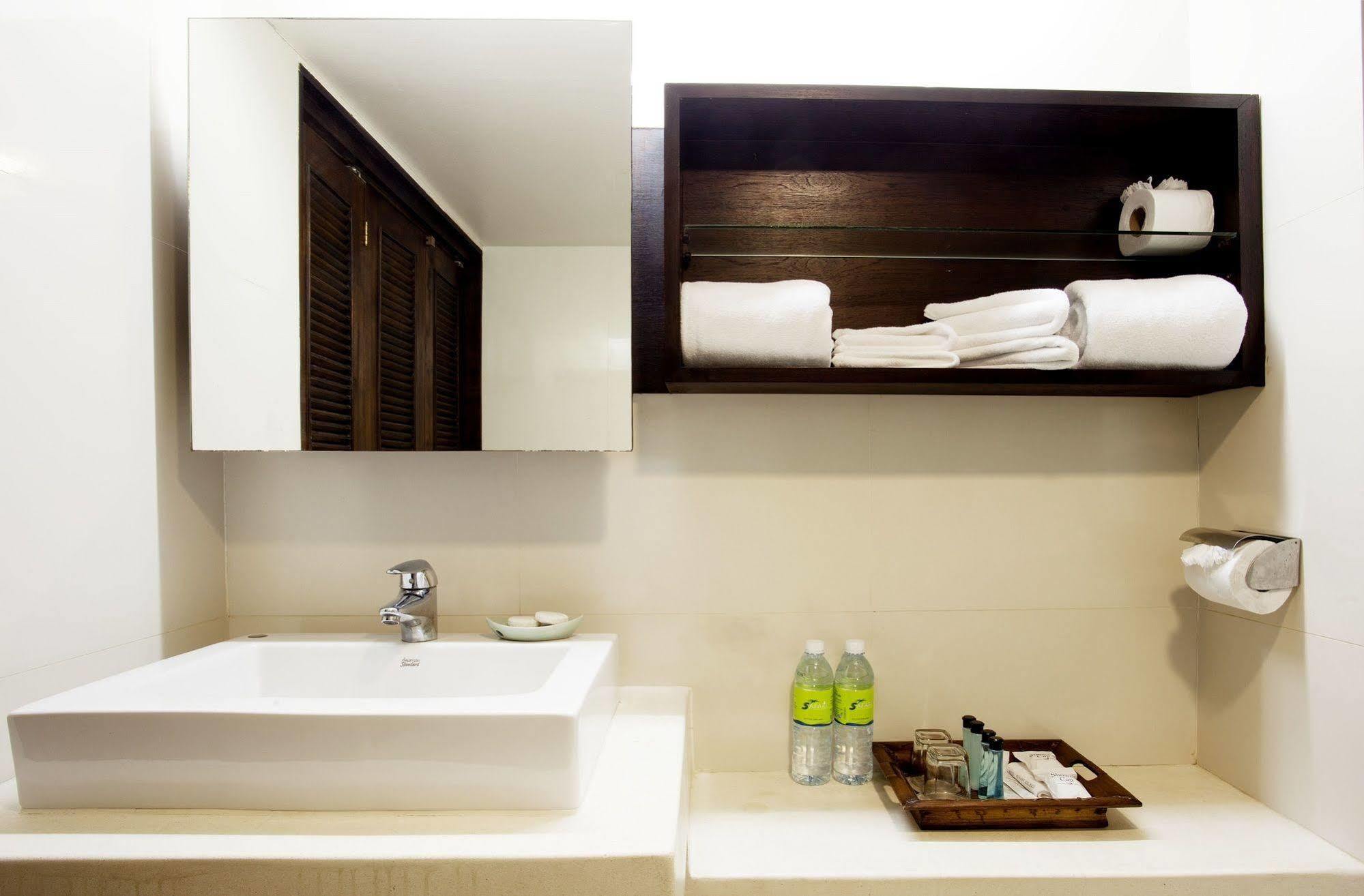 Safari Beach Hotel Patong Dış mekan fotoğraf