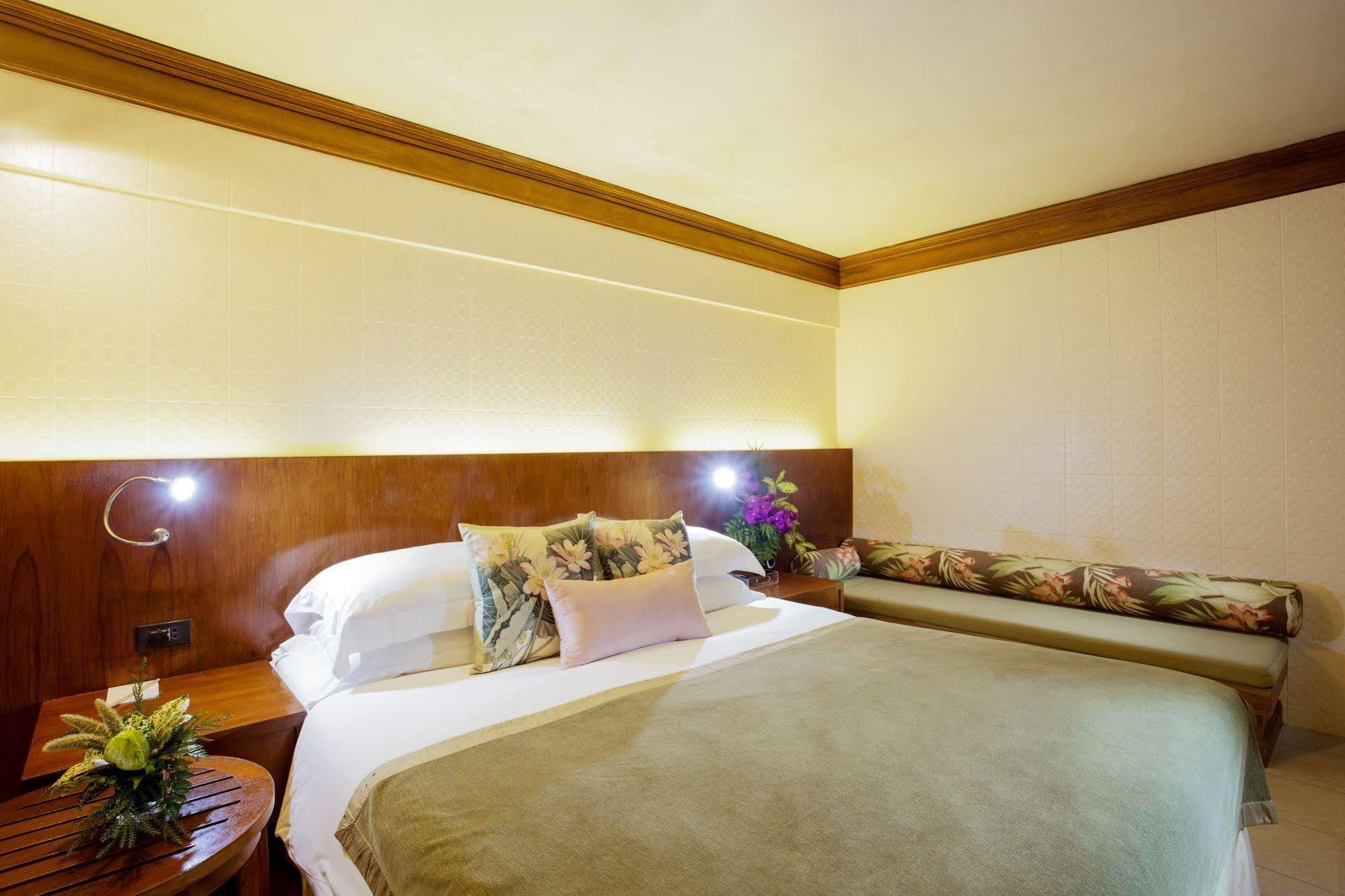 Safari Beach Hotel Patong Dış mekan fotoğraf