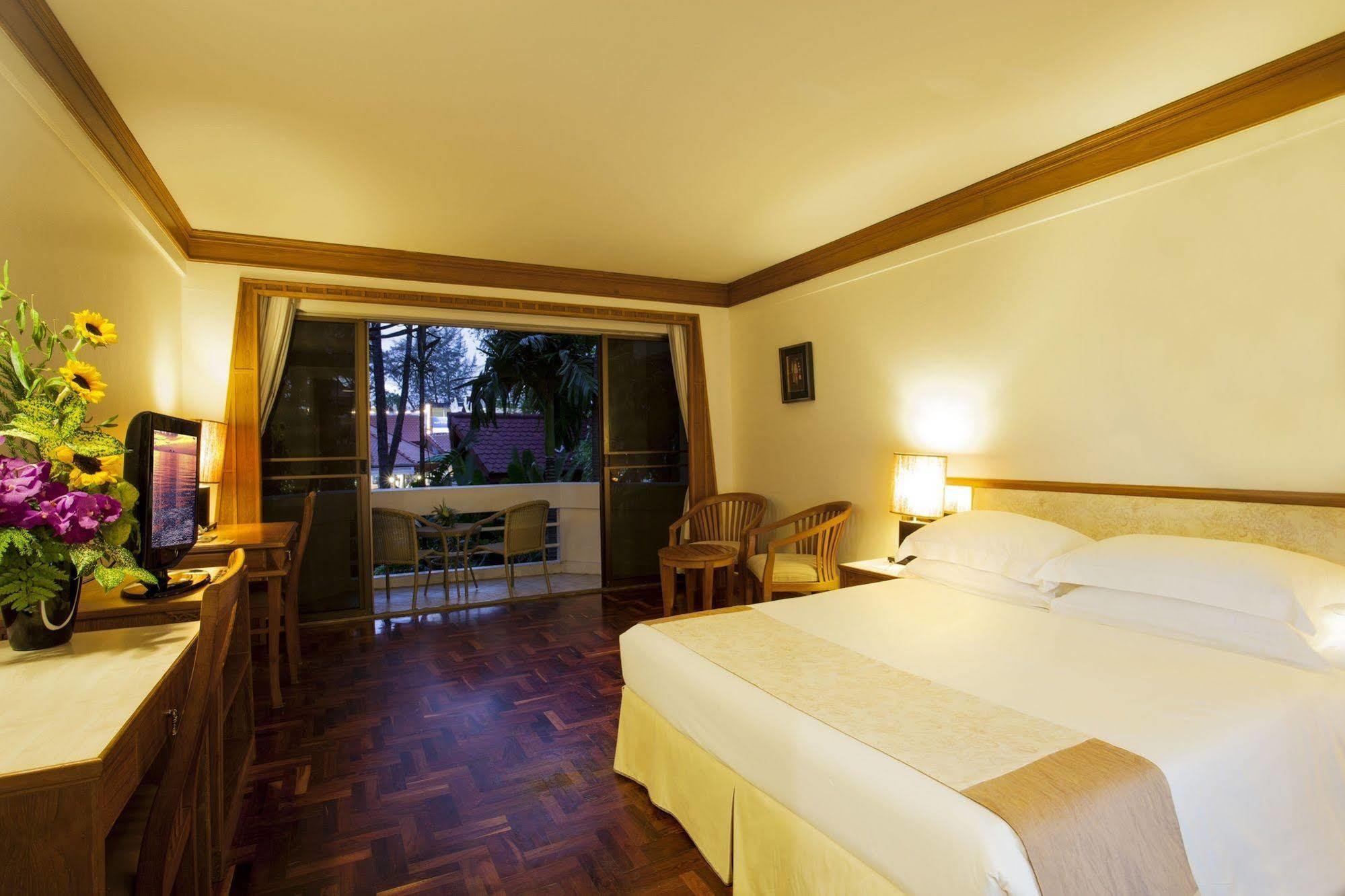 Safari Beach Hotel Patong Dış mekan fotoğraf